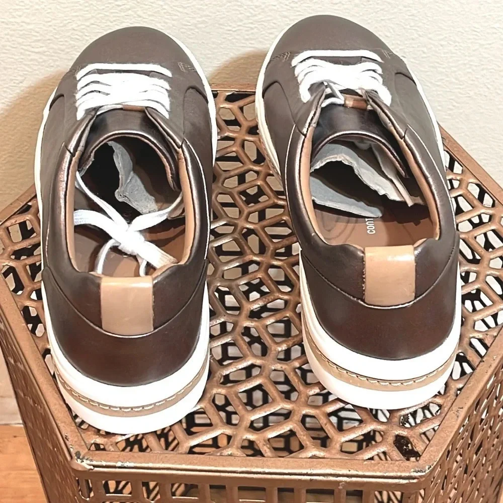 Clarks Un Maui Lace Pebble Metallic Leather size 6.5M
